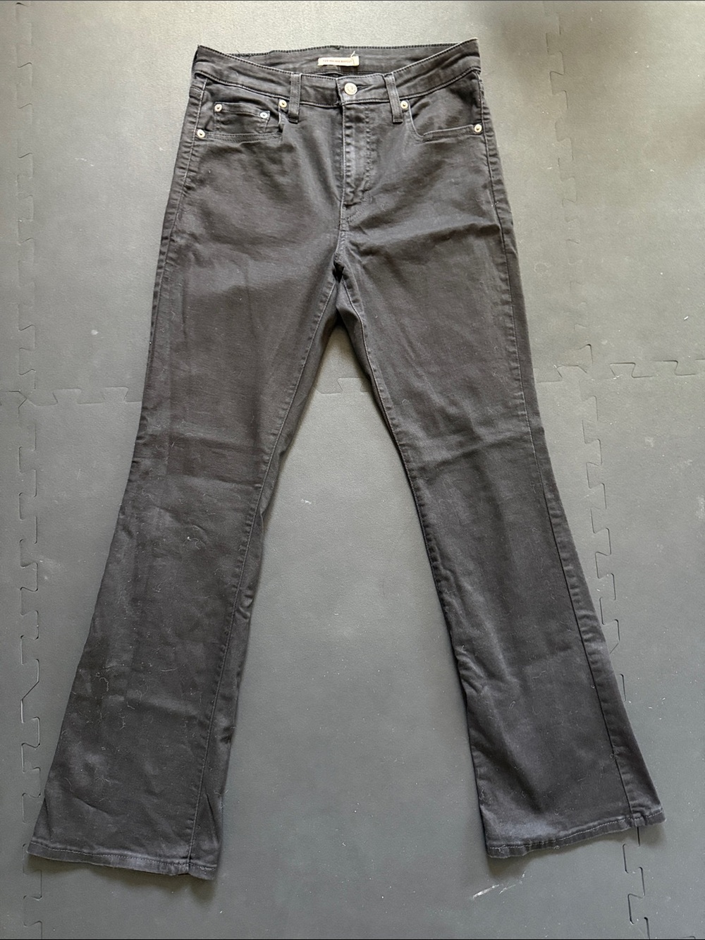 Levi's 725 Black High Rise Bootxut — Slim Waist, Gentle Flare